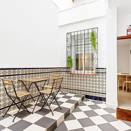 Apartment 1 - Centrico - 5 Minutos A Pie Calle Larios *